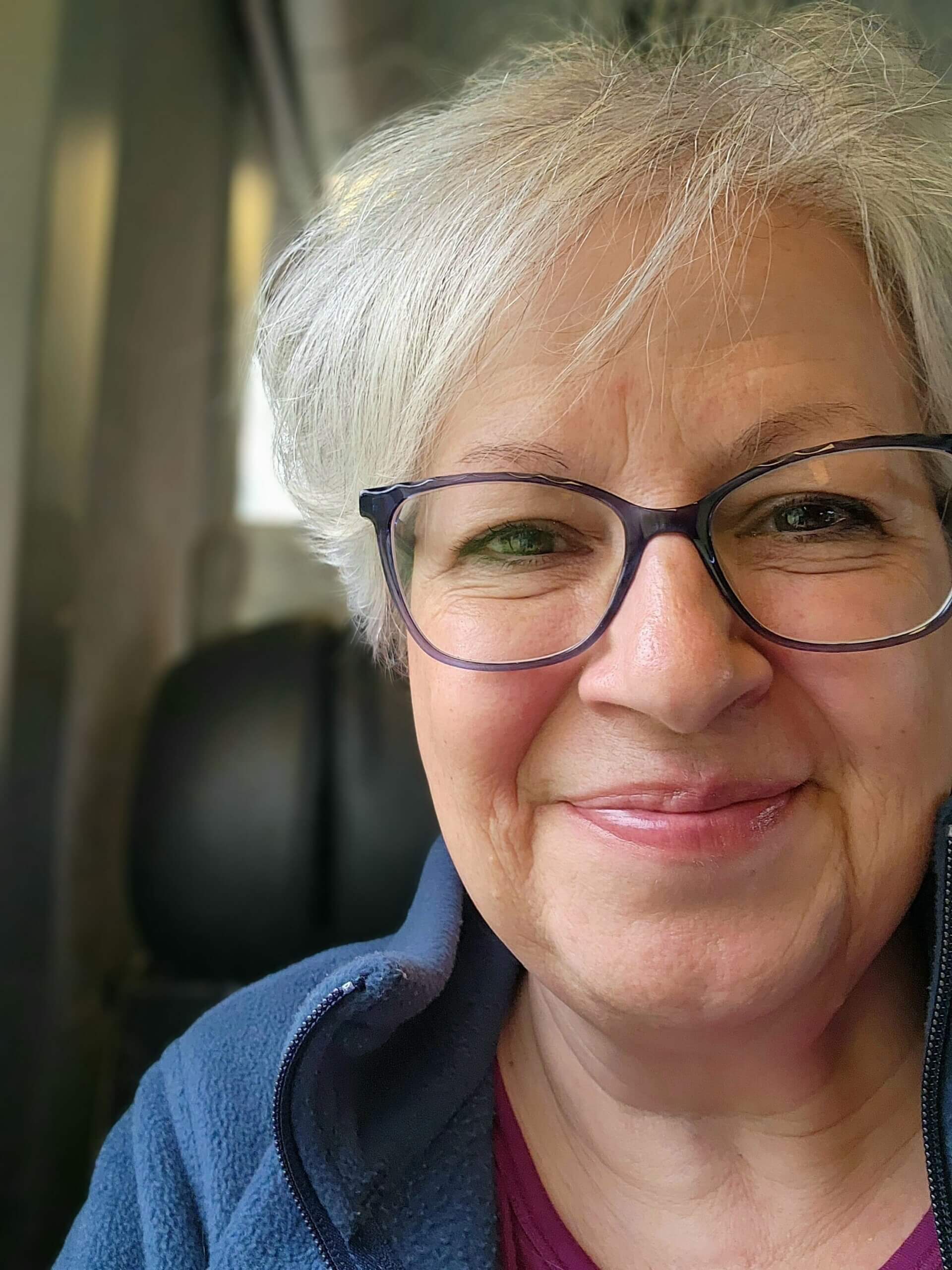 Portrait de Louise Laliberté, accompagnatrice au retour à soi par la Création intuitive